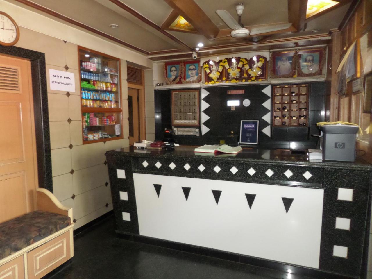 Hotel Padma Nashik Exterior foto
