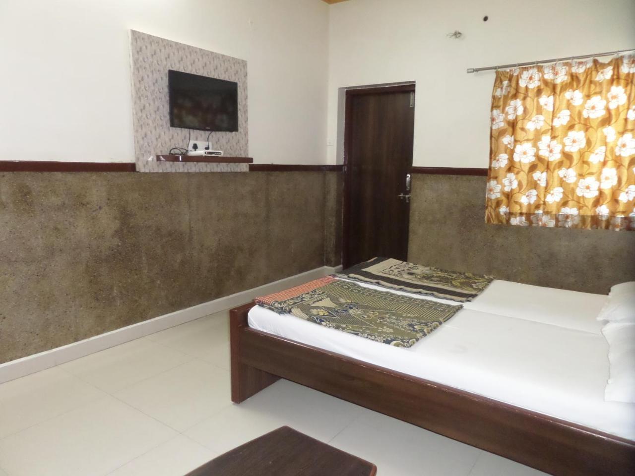 Hotel Padma Nashik Exterior foto